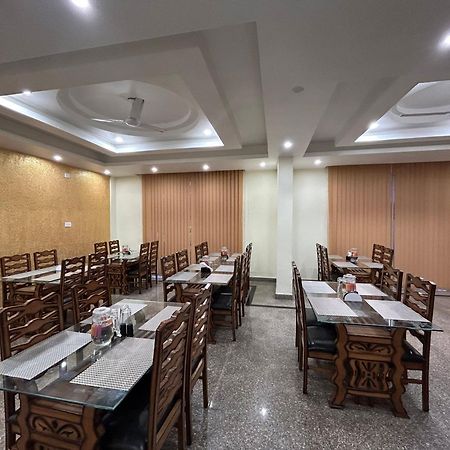 Hotel Fair Mount, Airport Road, Humhama Srinagar Esterno foto