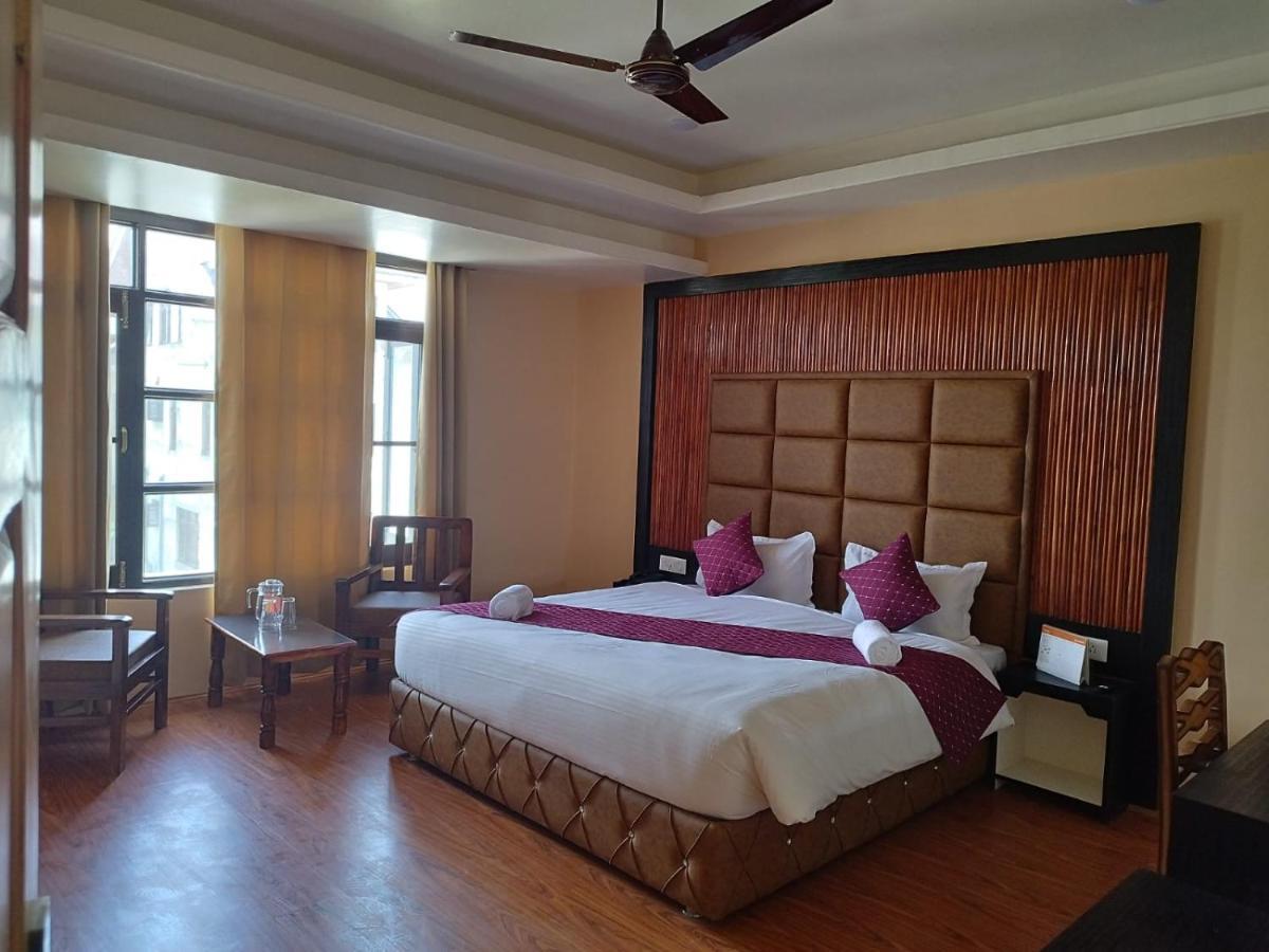 Hotel Fair Mount, Airport Road, Humhama Srinagar Esterno foto