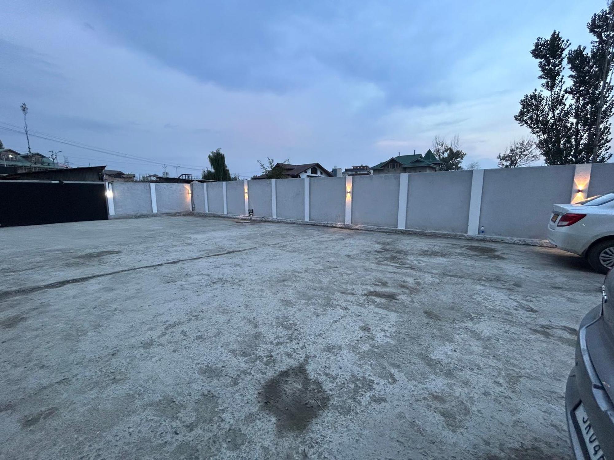Hotel Fair Mount, Airport Road, Humhama Srinagar Esterno foto