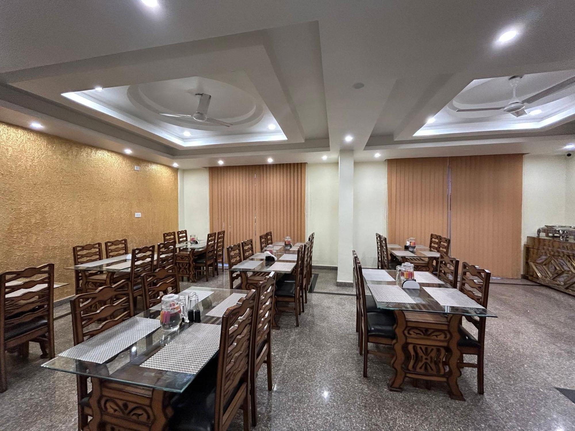 Hotel Fair Mount, Airport Road, Humhama Srinagar Esterno foto