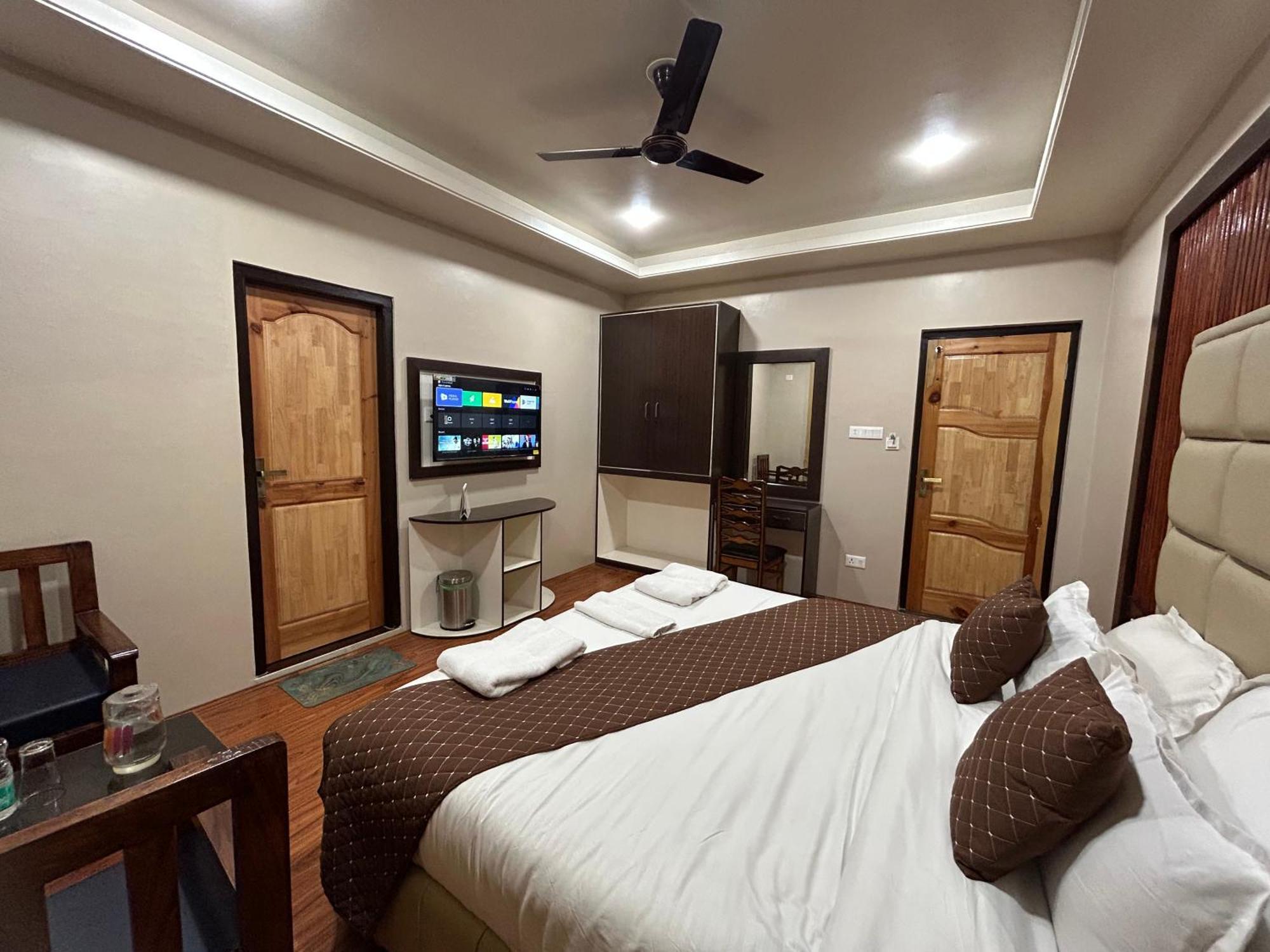 Hotel Fair Mount, Airport Road, Humhama Srinagar Esterno foto