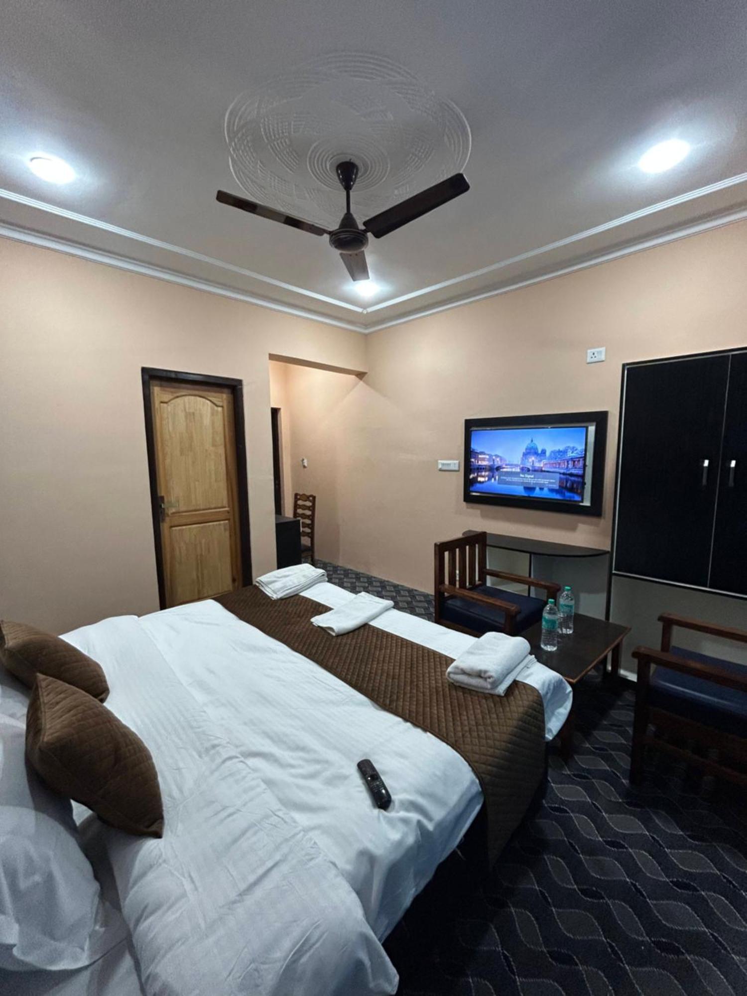 Hotel Fair Mount, Airport Road, Humhama Srinagar Camera foto