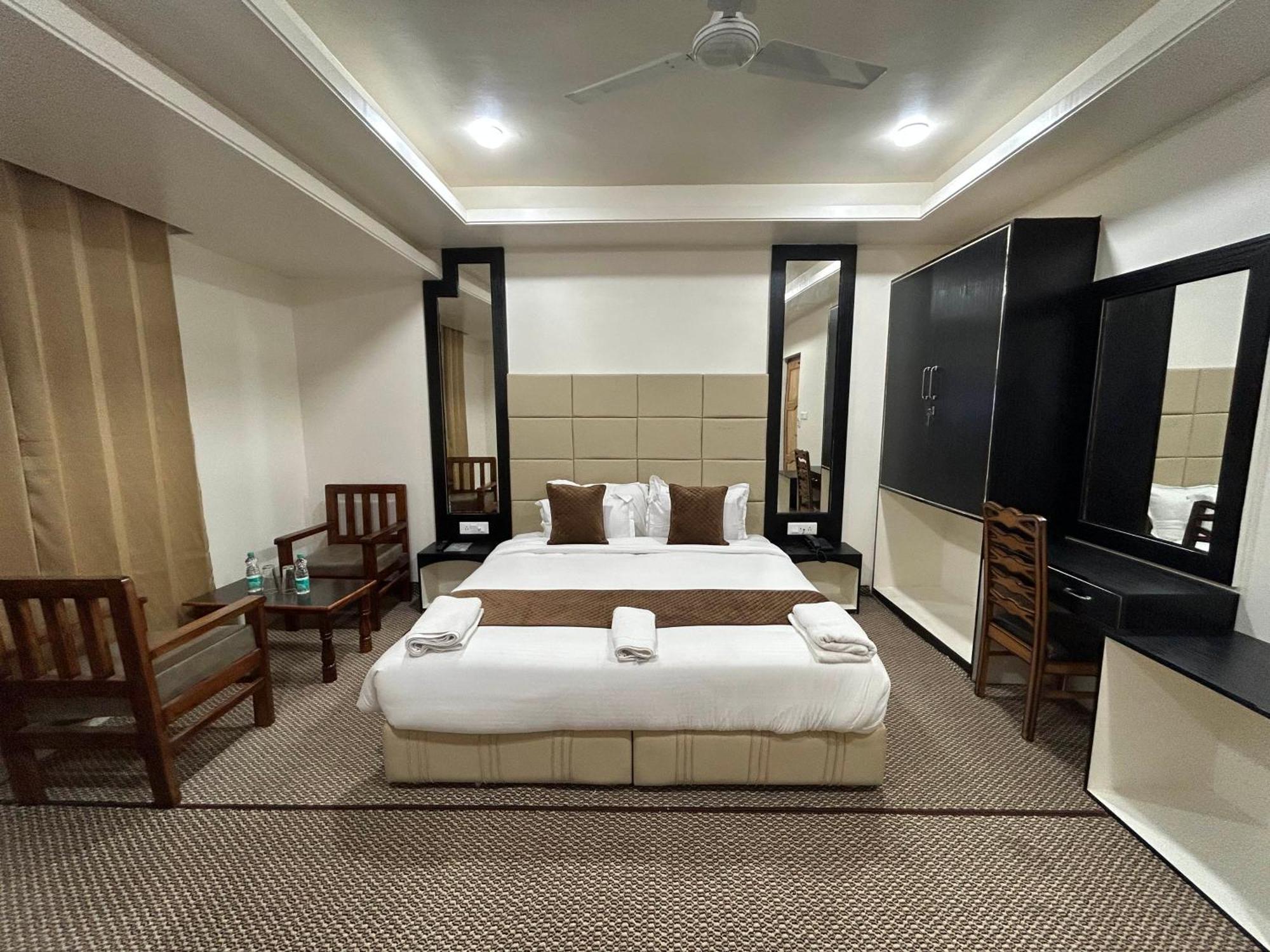 Hotel Fair Mount, Airport Road, Humhama Srinagar Camera foto